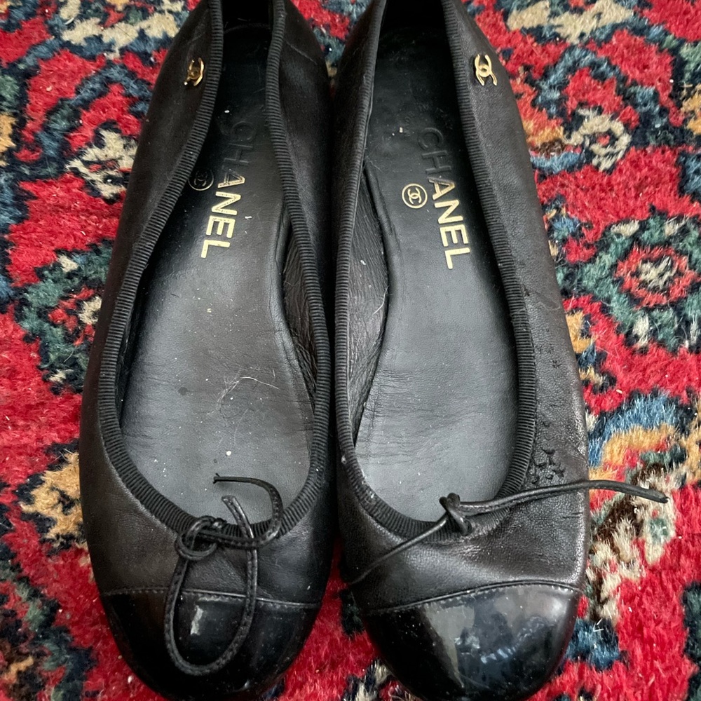 Chanel Black Leather Ballet Flats Patent Toe Size 37.5